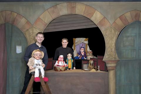 Moussong Theater mit Figuren, Der kleine Muck Mousssong Theater mit Figuren, Der kleine Muck