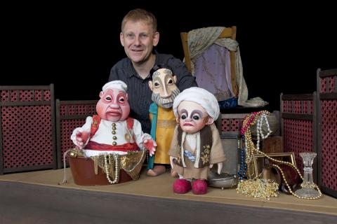 Moussong Theater mit Figuren, Der kleine Muck Mousssong Theater mit Figuren, Der kleine Muck