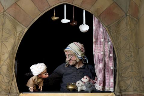 Moussong Theater mit Figuren, Der kleine Muck Moussong Theater mit Figuren, Der kleine Muck