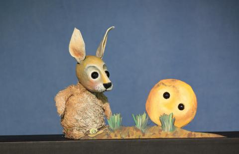 Der dicke, fette Pfannkuchen und der kleine Hase, Moussong Theater mit Figuren